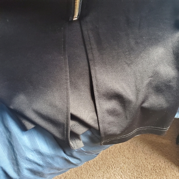 Black dress - Picture 6 of 7